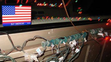 Illustration for article titled The Christmas Truck: One Dream, 3,000 lights